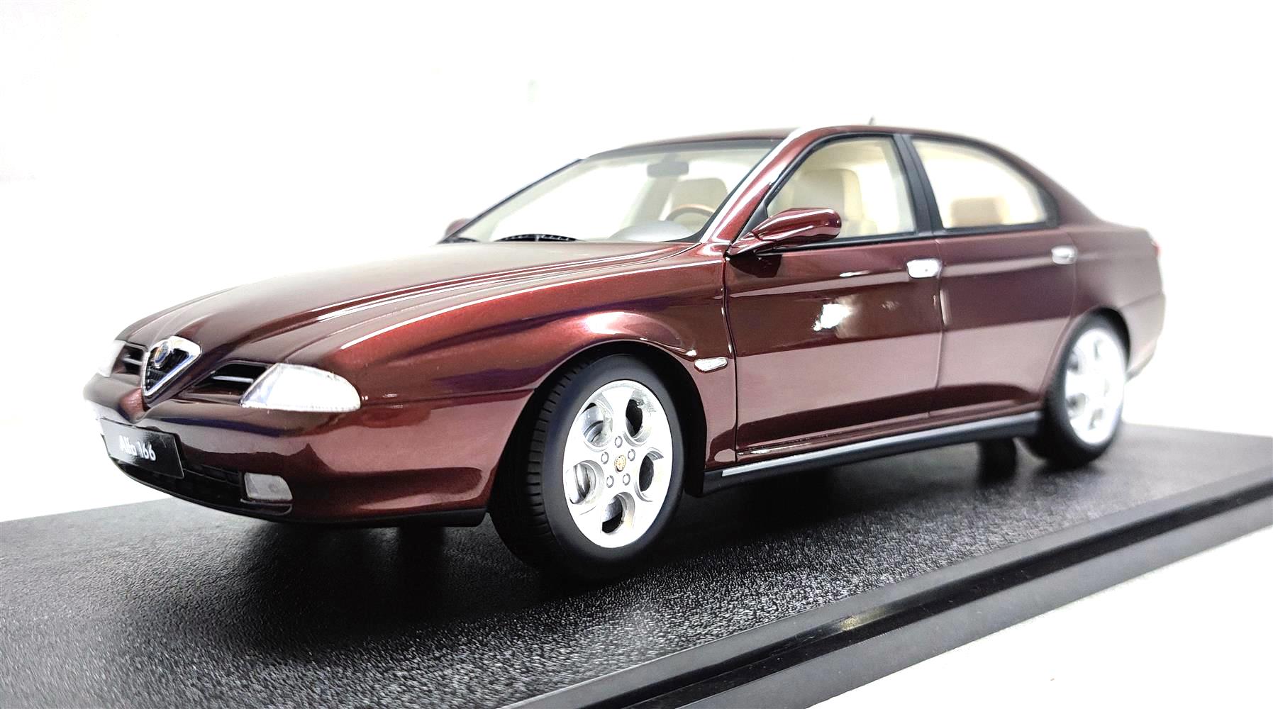 Miniature Alfa Romeo 166 Super 3.0 Rouge Métal – Cult Models 1/18 (prévente)