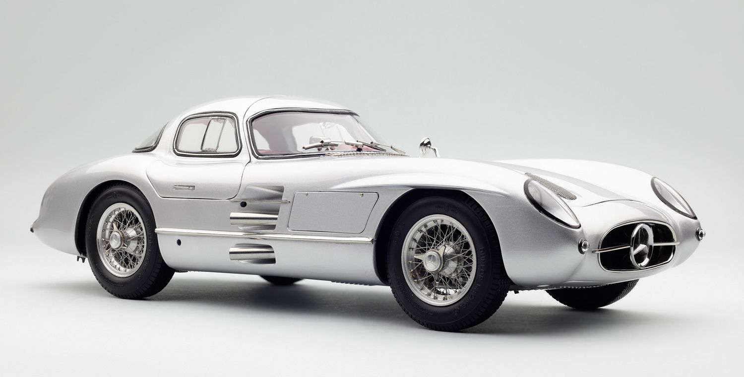 Mercedes-Benz 300 SLR Coupé 1955 silver/red interior 1:18 CMC
