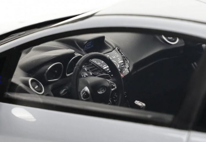 Ford Fiesta ST200 grey 1:18 OttOmobile