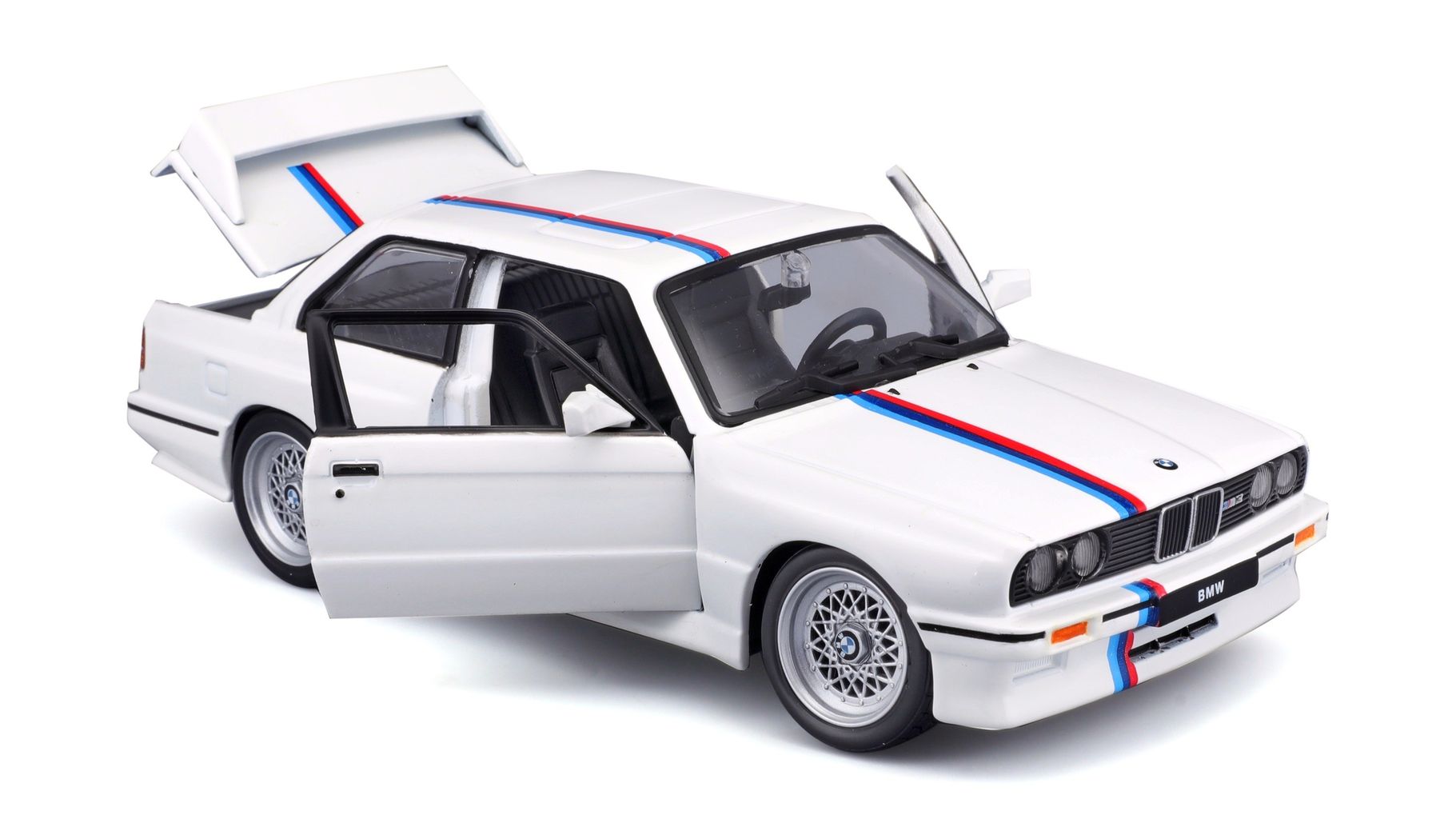 BMW M3 (E30) 1988 white 1:24 Bburago