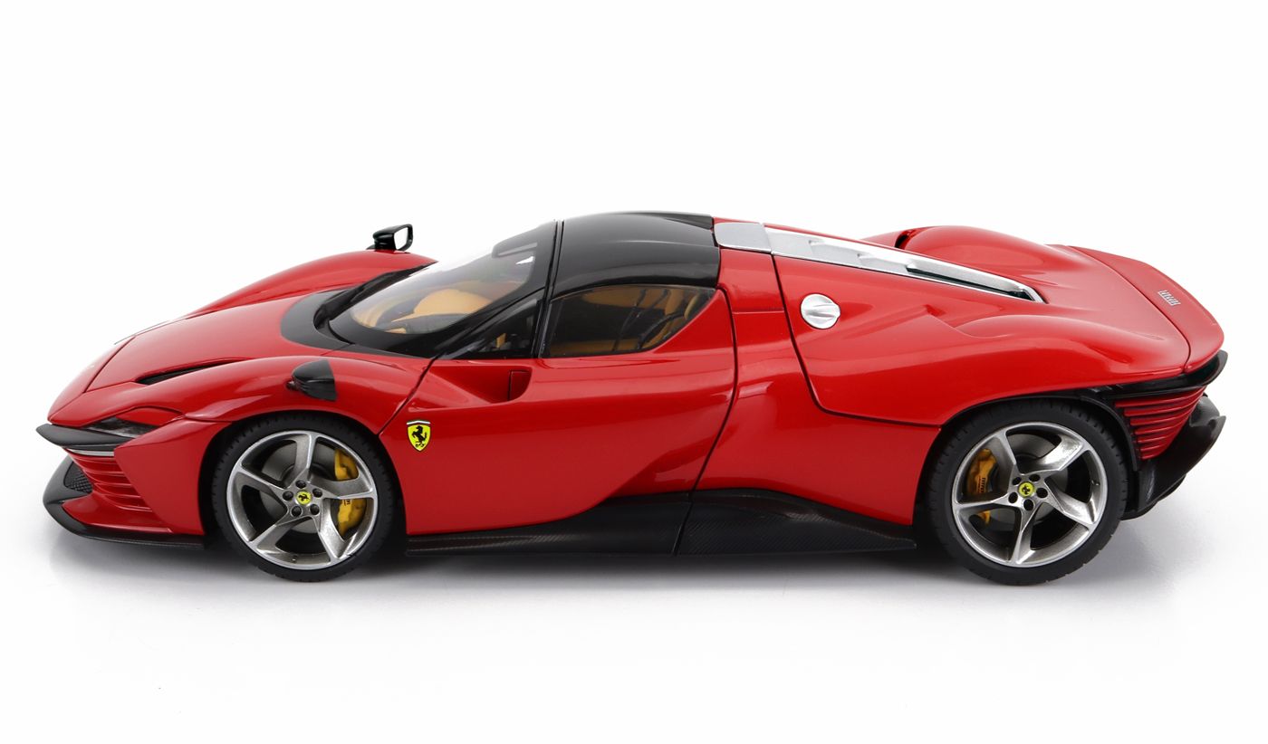 Ferrari New Daytona SP3 Spider Closed 2022 rosso corsa 322 1:18 Bburago
