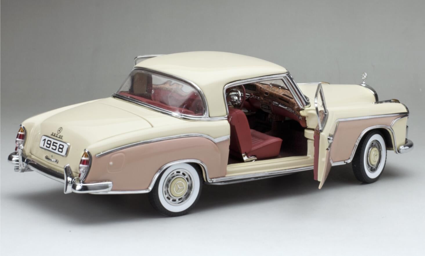 Mercedes-Benz 220 SE Coupe W128 1958 cream/pink 1:18 Sun Star