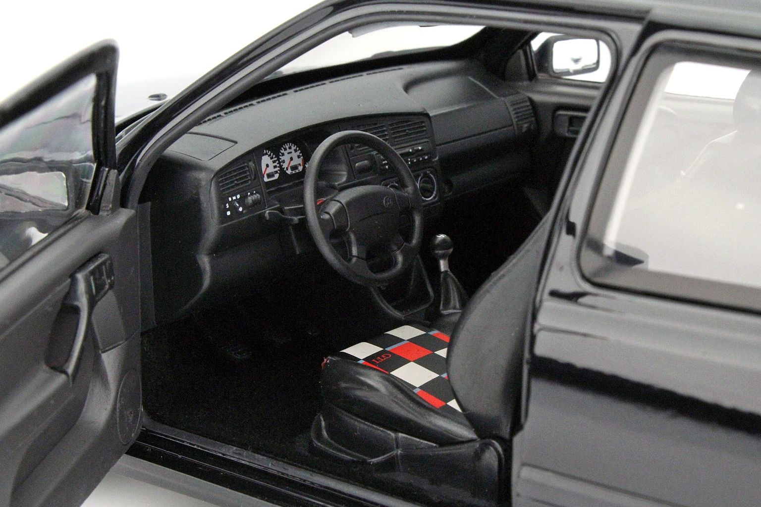Volkswagen Golf GTI 1996 black 1:18 Norev