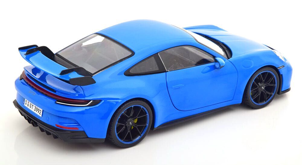 Porsche 911 GT3 2022 blue 1:18 Maisto
