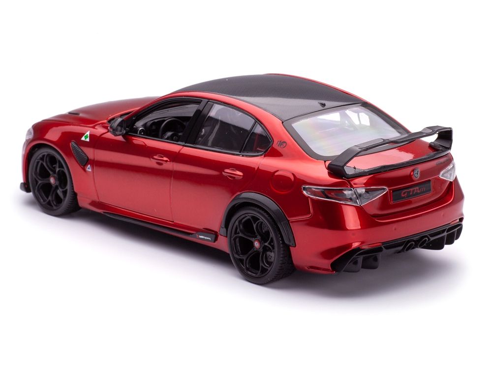 Alfa Romeo Giulia GTAm 2020 red metallic 1:18 Bburago