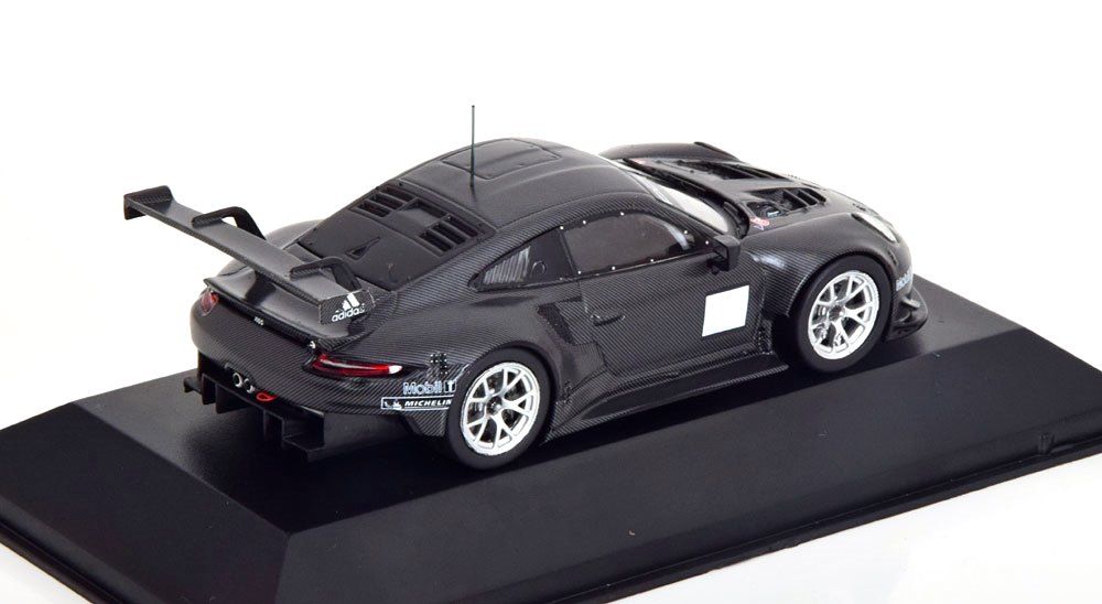 Porsche 911 RSR Pre-Season Presentation Car 2017-2018 1:43 Ixo Models