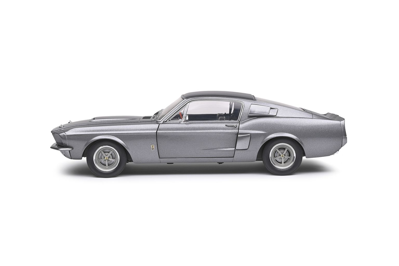 Shelby Mustang GT500 1967 grey/black stripes 1:18 Solido