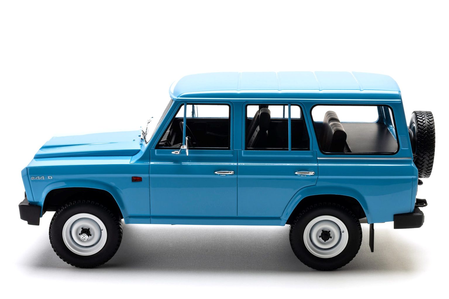 Aro 244D 1989 blue 1:18 Aurora Models