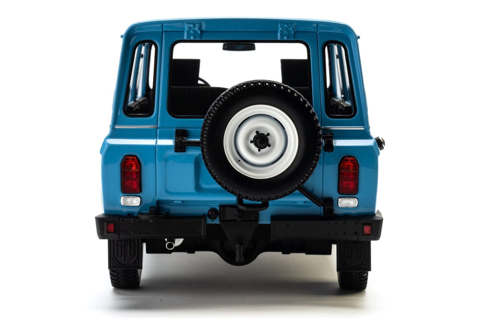 Aro 244D 1989 blue 1:18 Aurora Models