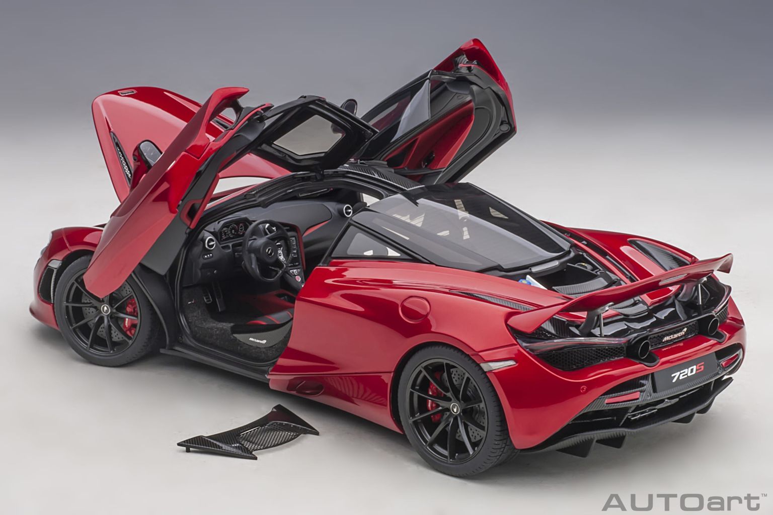 McLaren 720S 2017 Memphis red 1:18 AUTOart