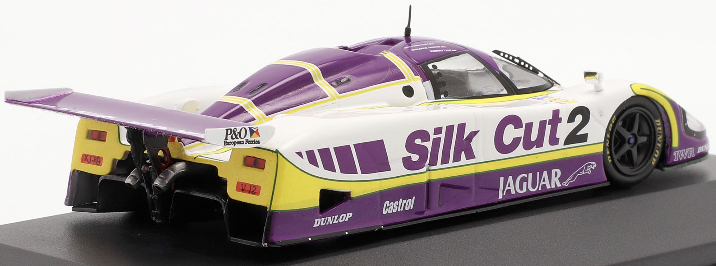 Jaguar XJR-9 7.0L V12 Team Tom Walkinshaw Racing #2 Dumfries/Lammers/Wallace Winner 24H Le Mans 1988 1:43 Ixo Models