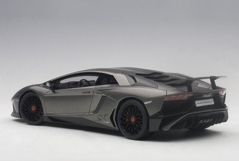 Lamborghini Aventador LP750-4 SV 2015 grey 1:18 AUTOart