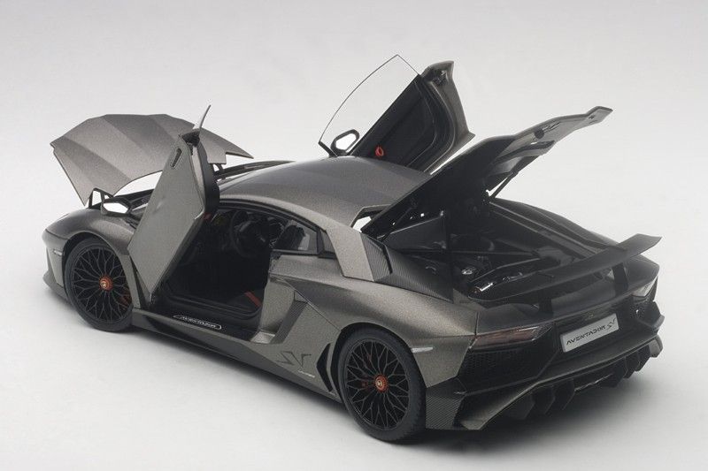 Lamborghini Aventador LP750-4 SV 2015 grey 1:18 AUTOart