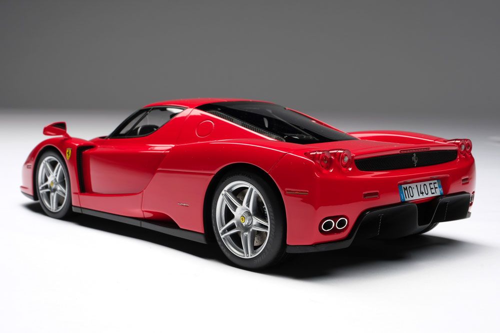 Ferrari Enzo 2002 red 1:18 Amalgam
