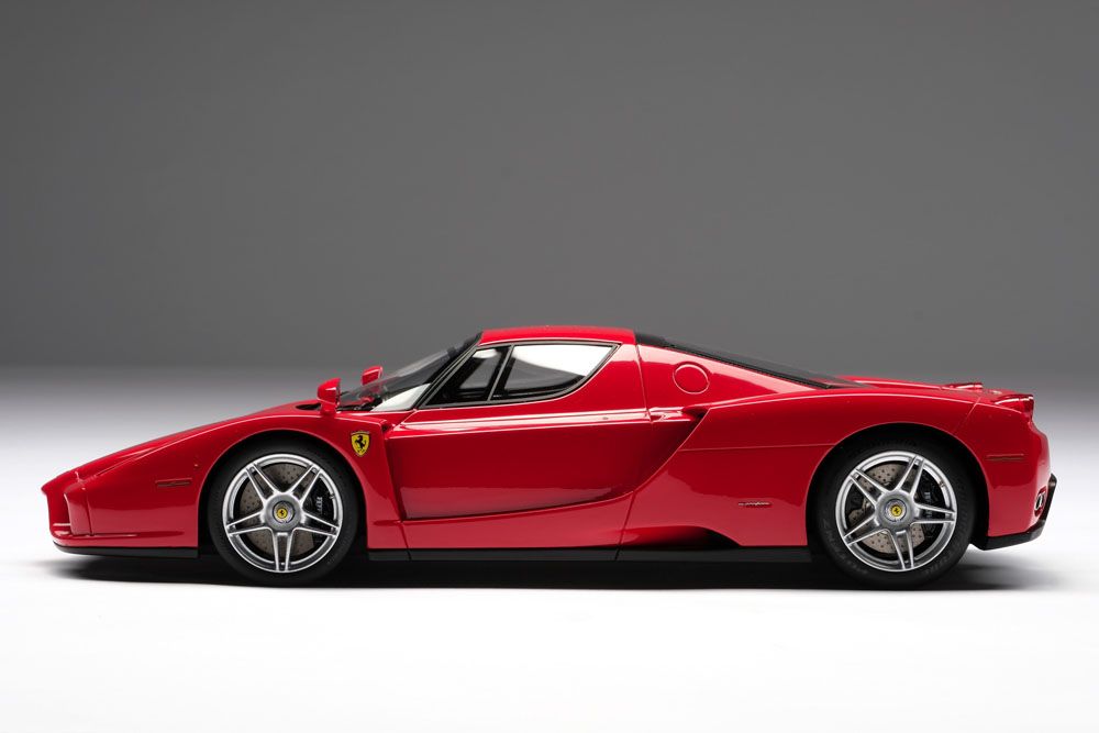 Ferrari Enzo 2002 red 1:18 Amalgam