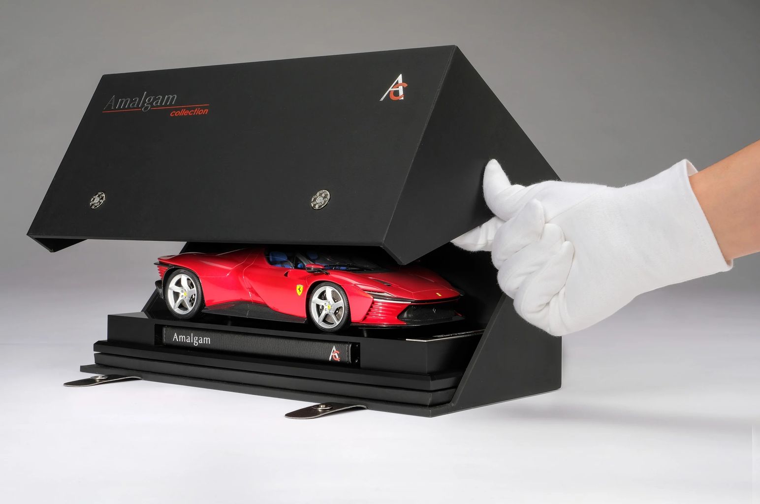 Ferrari Daytona SP3 2022 red 1:18 Amalgam