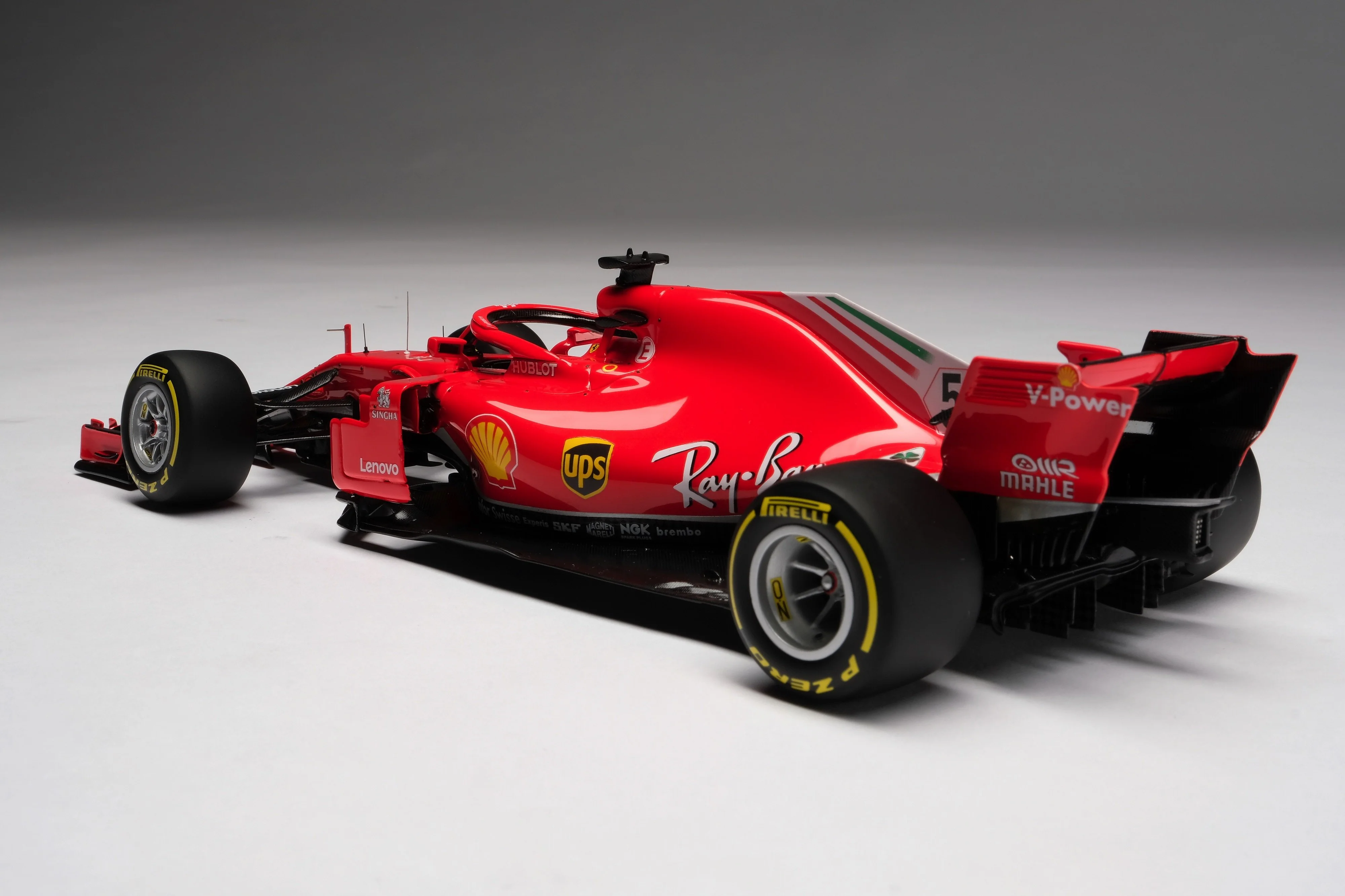 Ferrari F1-75 #16 Charles Leclerc Bahrain GP 2022 1:18 Amalgam