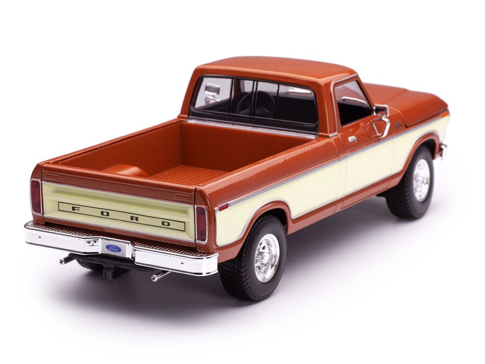 Ford USA F-150 Pick-Up 1979 brown/white 1:18 Maisto