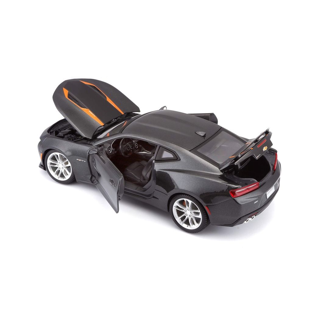 Chevrolet Camaro 50th Anniversary 2017 grey 1:18 Maisto