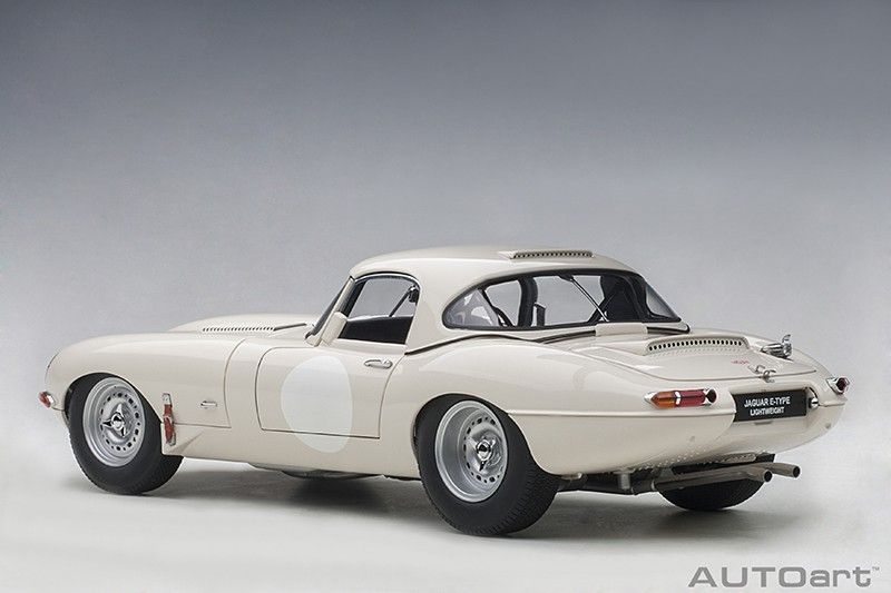Jaguar E-Type Lightweight white 1:18 AUTOart