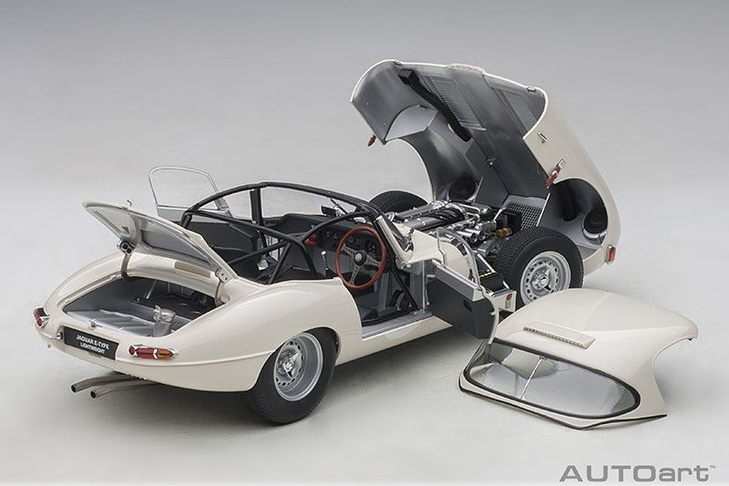Jaguar E-Type Lightweight white 1:18 AUTOart