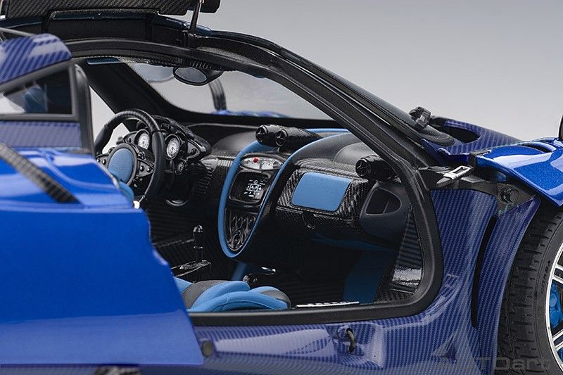 Pagani Huyara BC 2016 blue Francia/carbon 1:18 AUTOart