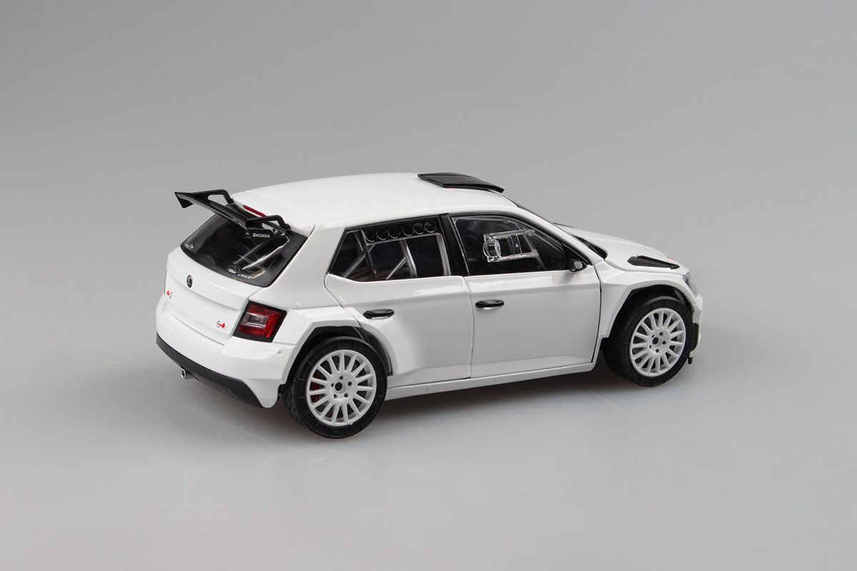 Škoda Fabia III R5 2015 bílá 1:18 Abrex