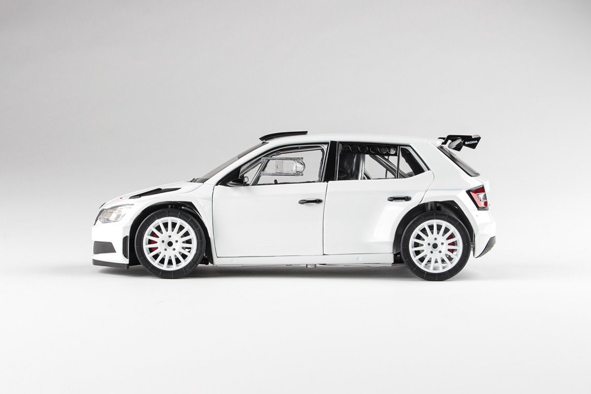 Škoda Fabia III R5 2015 bílá 1:18 Abrex