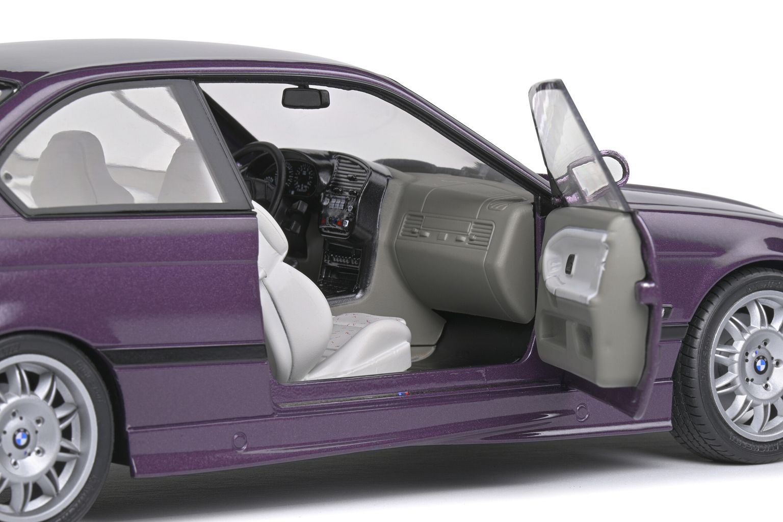 BMW M3 E36 Coupe 1990 violet 1:18 Solido