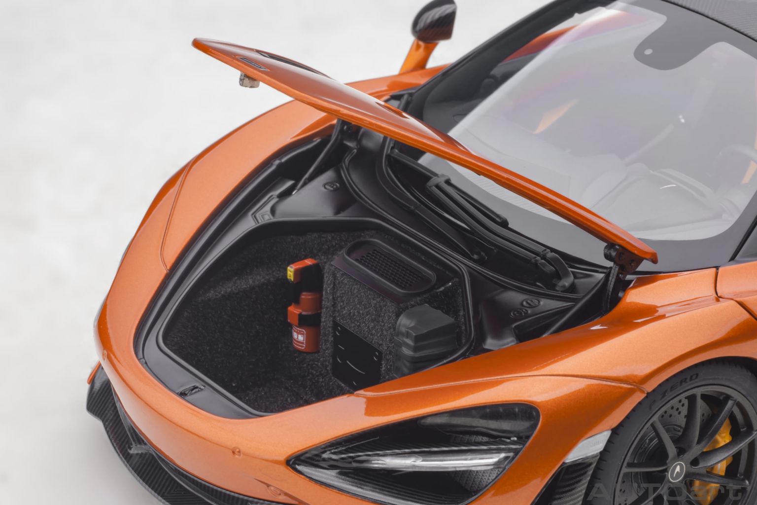 McLaren 720S 2017 azores orange 1:18 AUTOart