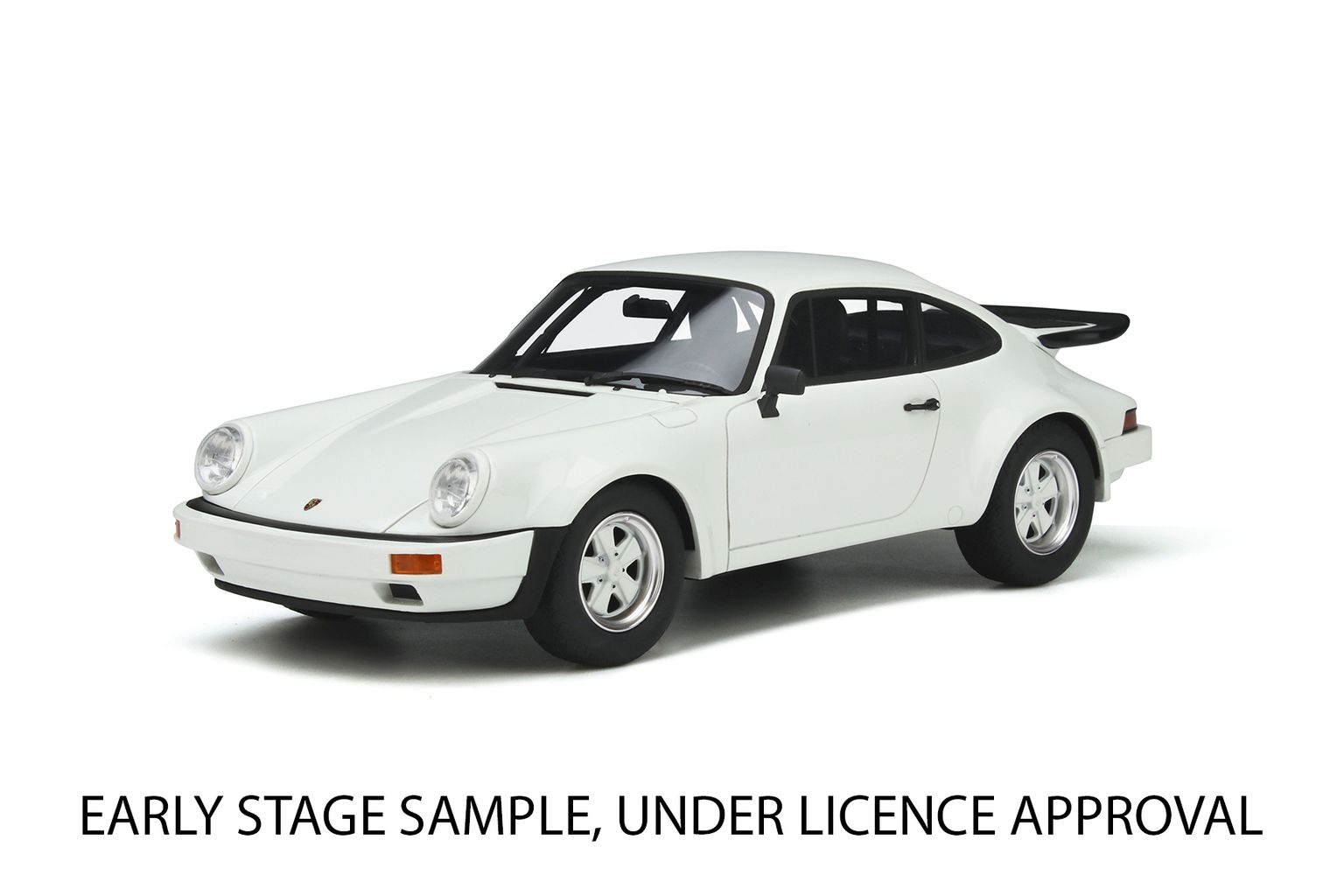 Porsche 911 SC RS 1984 Grand Prix white 1:18 GT Spirit