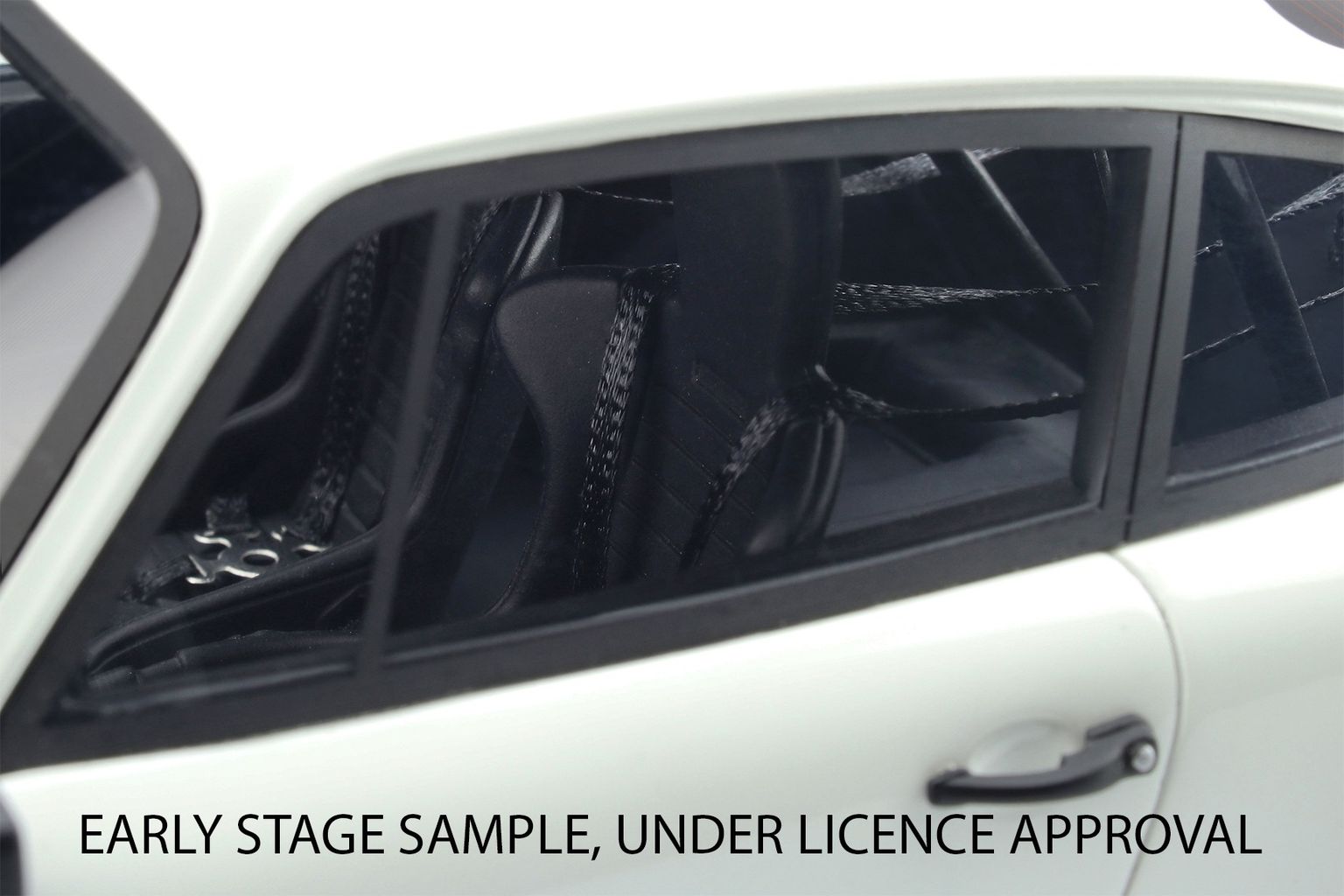 Porsche 911 SC RS 1984 Grand Prix white 1:18 GT Spirit