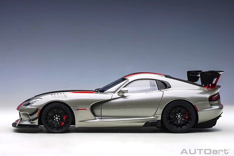 Dodge Viper ACR 2017 billet silver/black stripes 1:18 AUTOart
