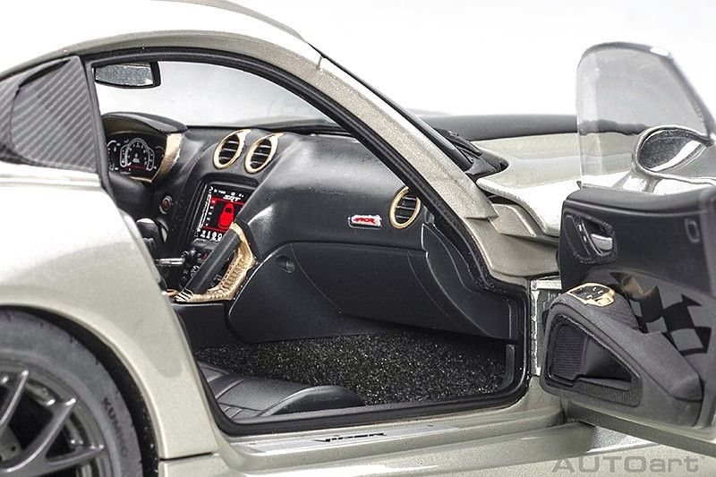 Dodge Viper ACR 2017 billet silver/black stripes 1:18 AUTOart