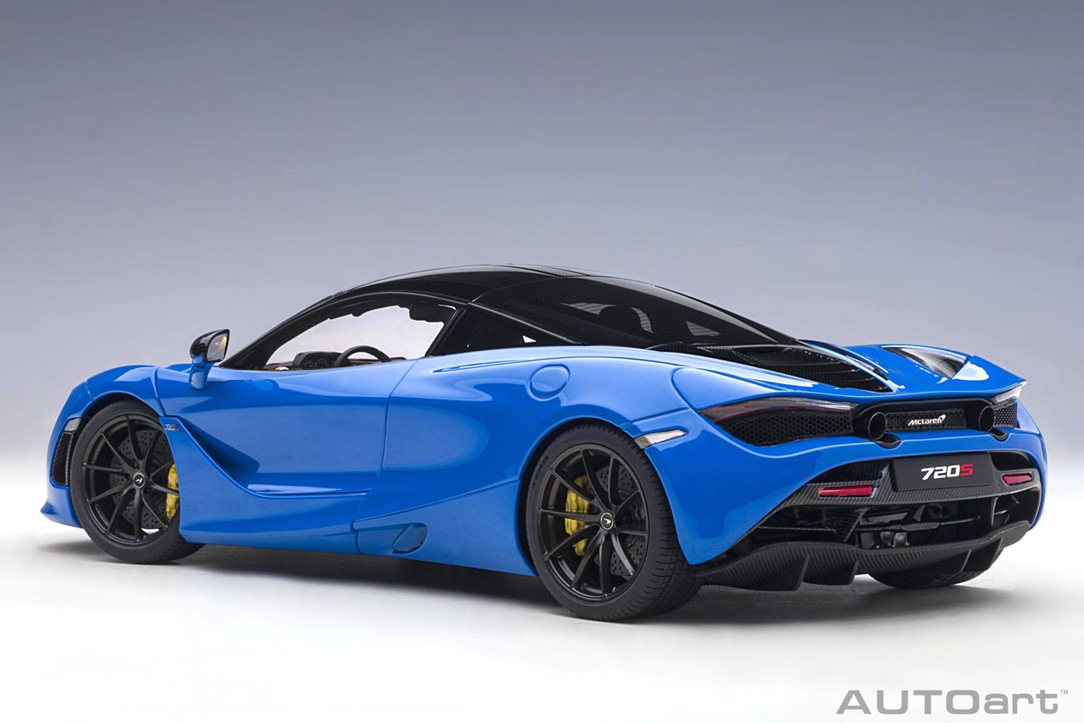McLaren 720S 2017 paris blue/metallic blue 1:18 AUTOart