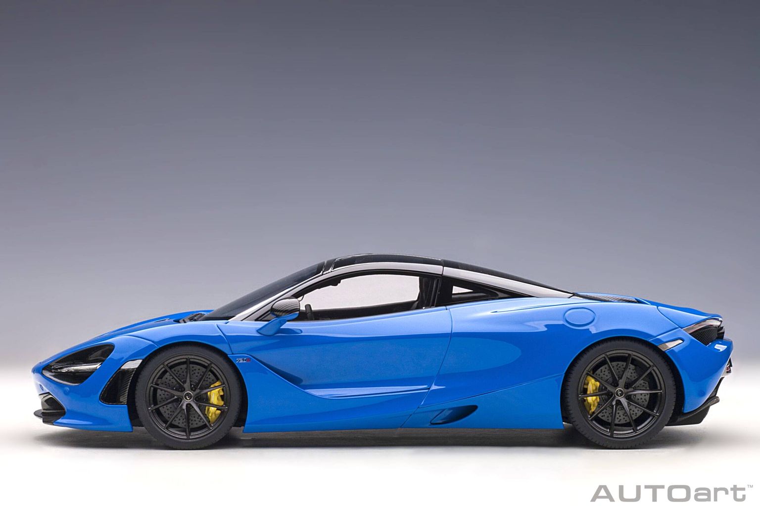 McLaren 720S 2017 paris blue/metallic blue 1:18 AUTOart
