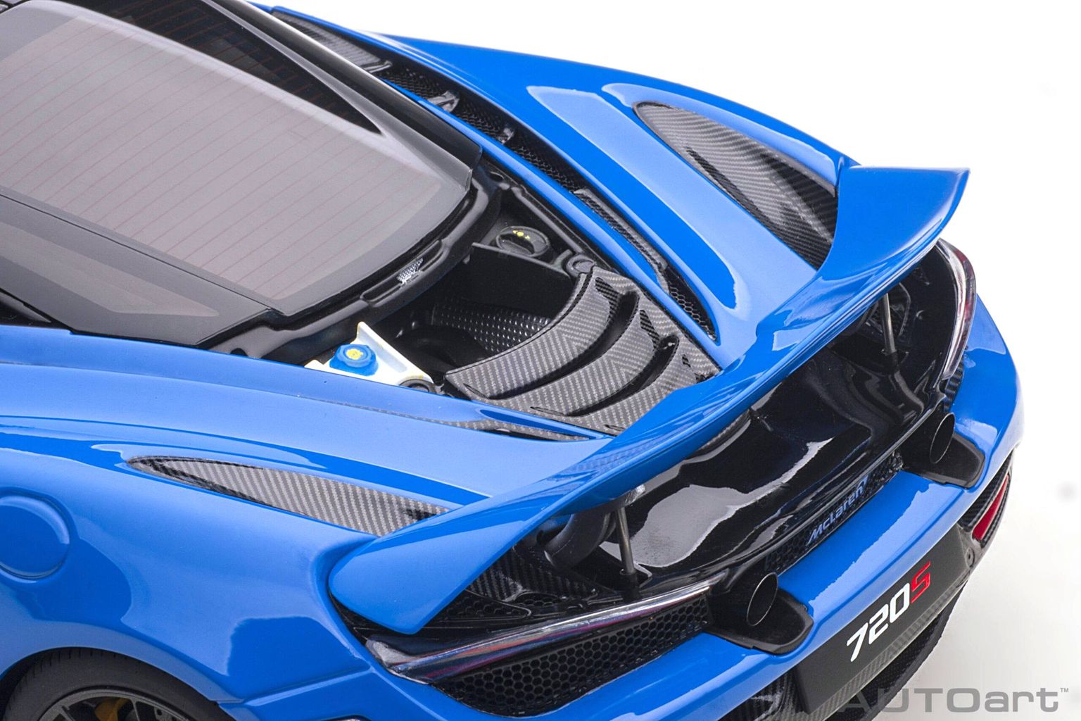 McLaren 720S 2017 paris blue/metallic blue 1:18 AUTOart