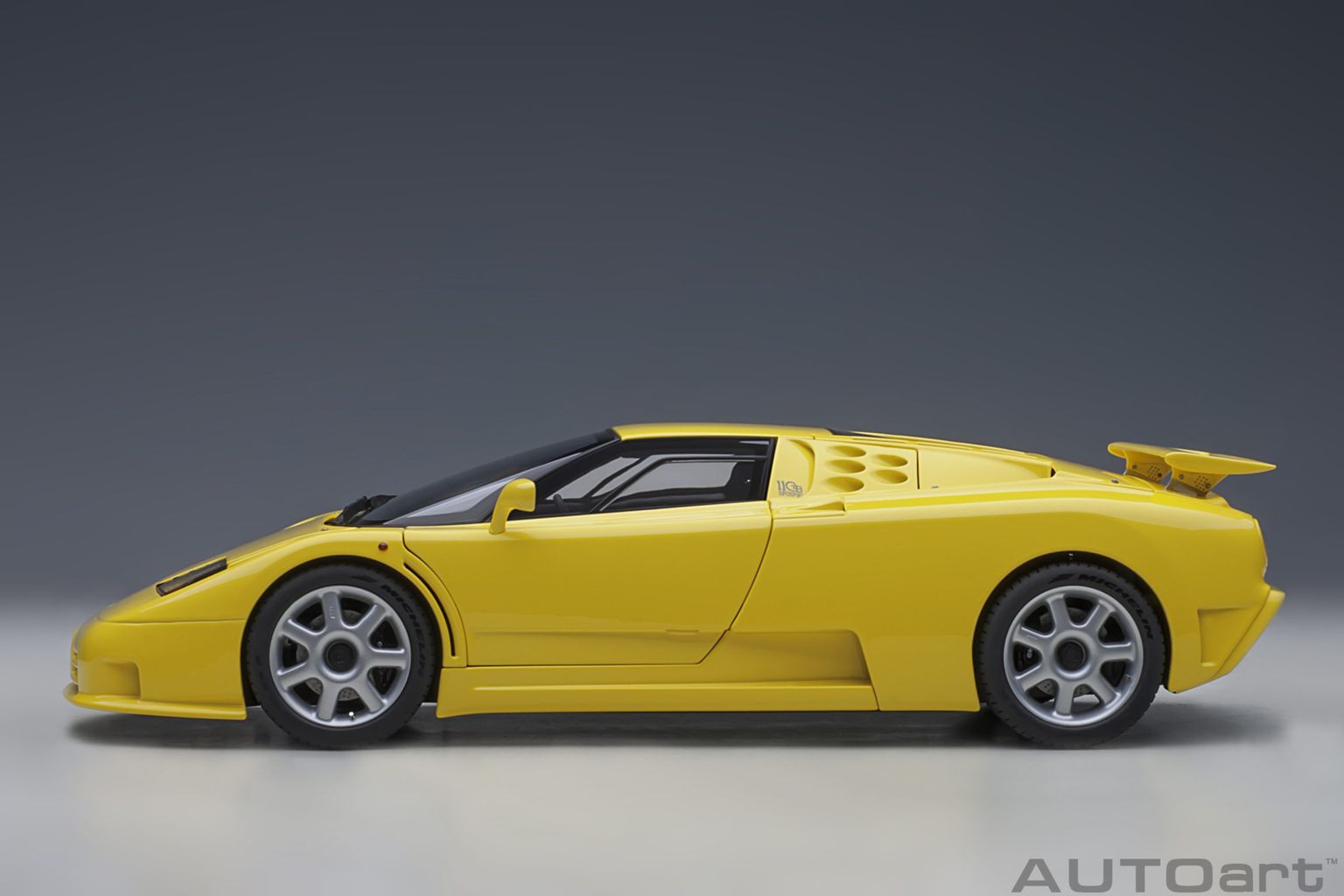 Bugatti EB 110 SS 1992 yellow 1:18 AUTOart