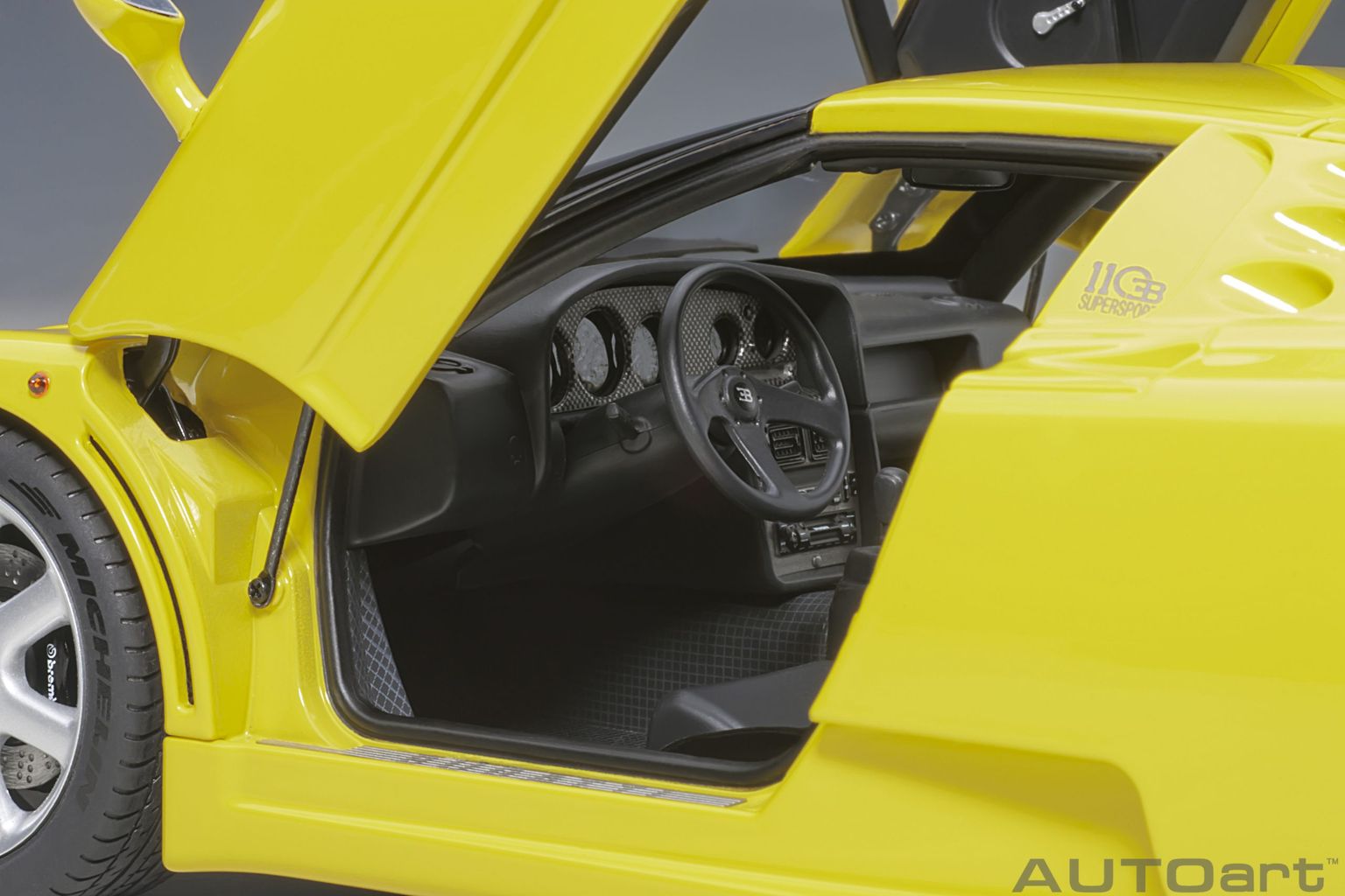 Bugatti EB 110 SS 1992 yellow 1:18 AUTOart