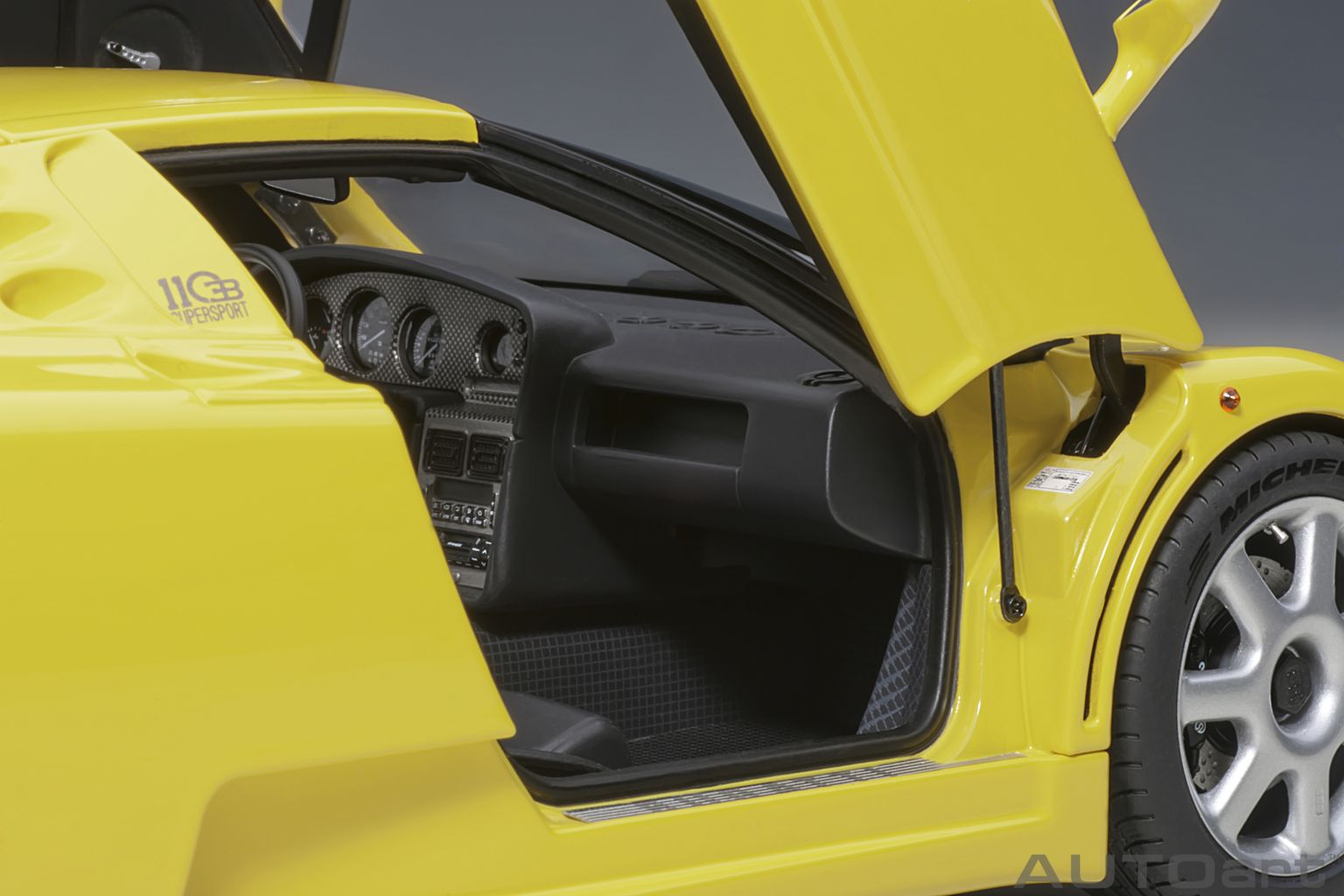 Bugatti EB 110 SS 1992 yellow 1:18 AUTOart