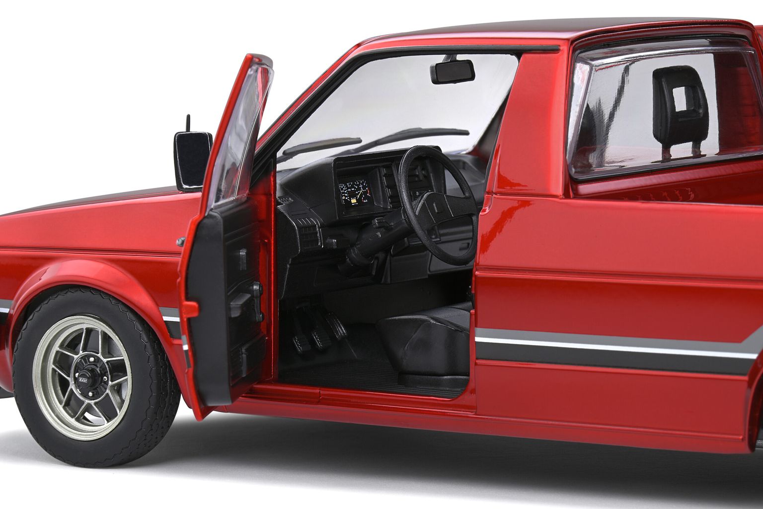 Volkswagen Caddy MK1 Custom red 1:18 Solido