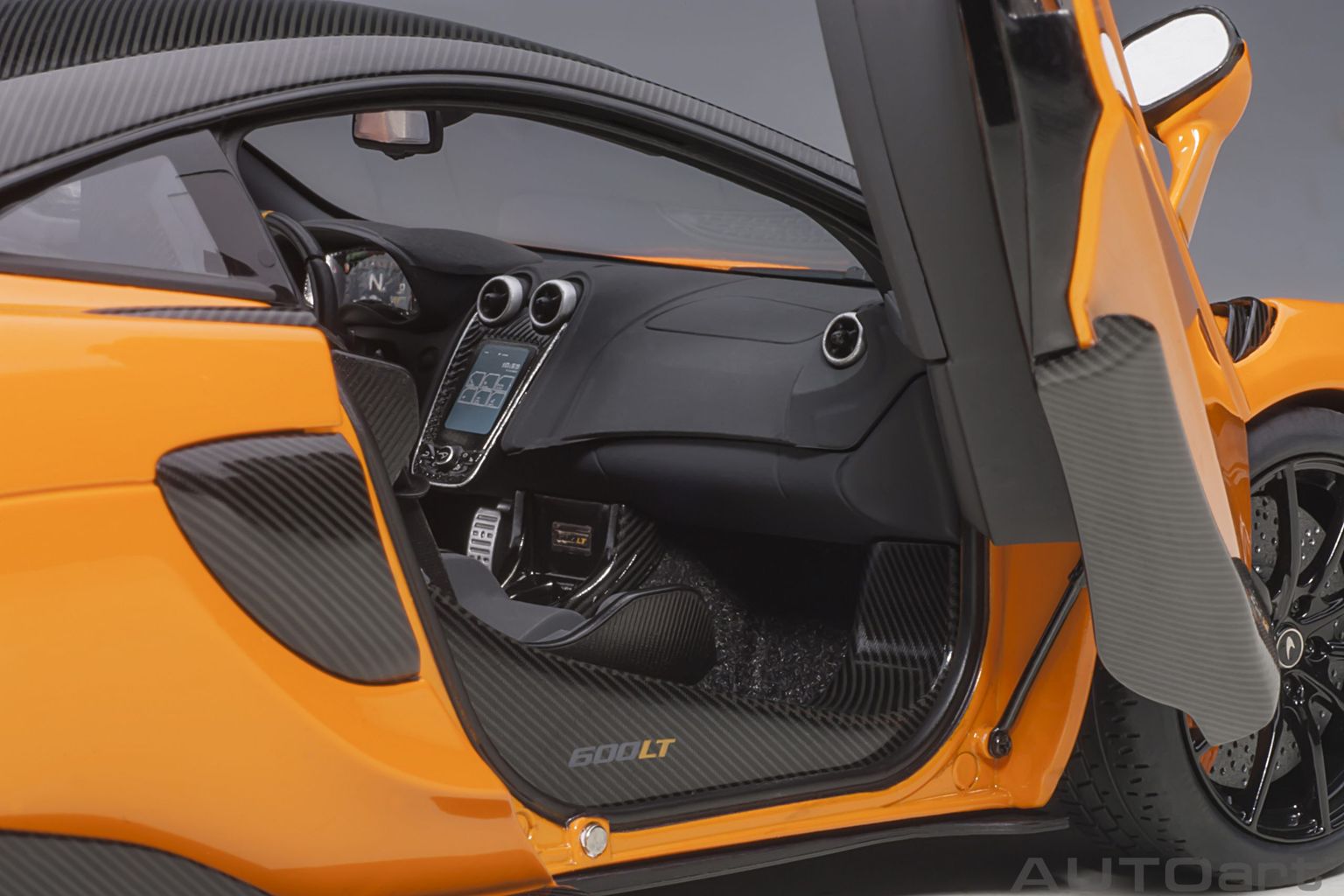 McLaren 600LT 2019 myan orange 1:18 AUTOart
