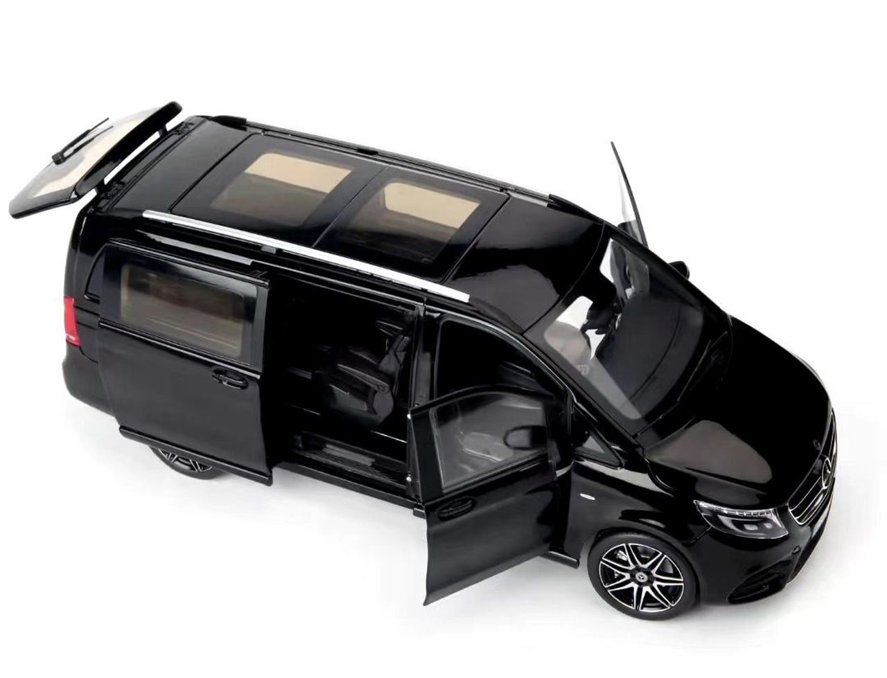 Mercedes-Benz V-Class AMG-Line 2018 black 1:18 Norev
