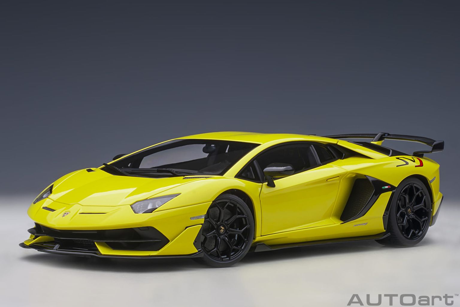 Lamborghini Aventador SVJ giallo tenerife 1:18 AUTOart