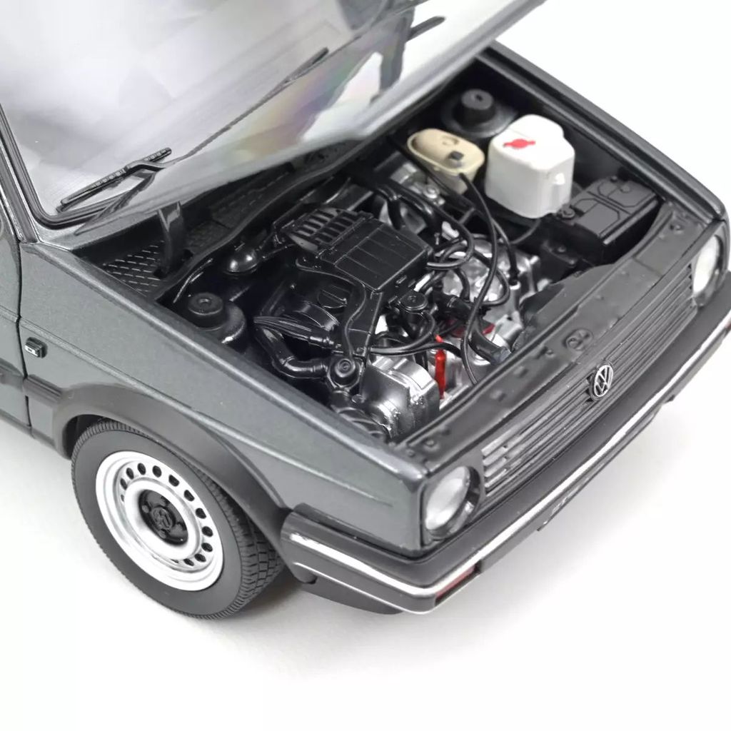 Volkswagen Golf CL 1988 grey metallic 1:18 Norev 