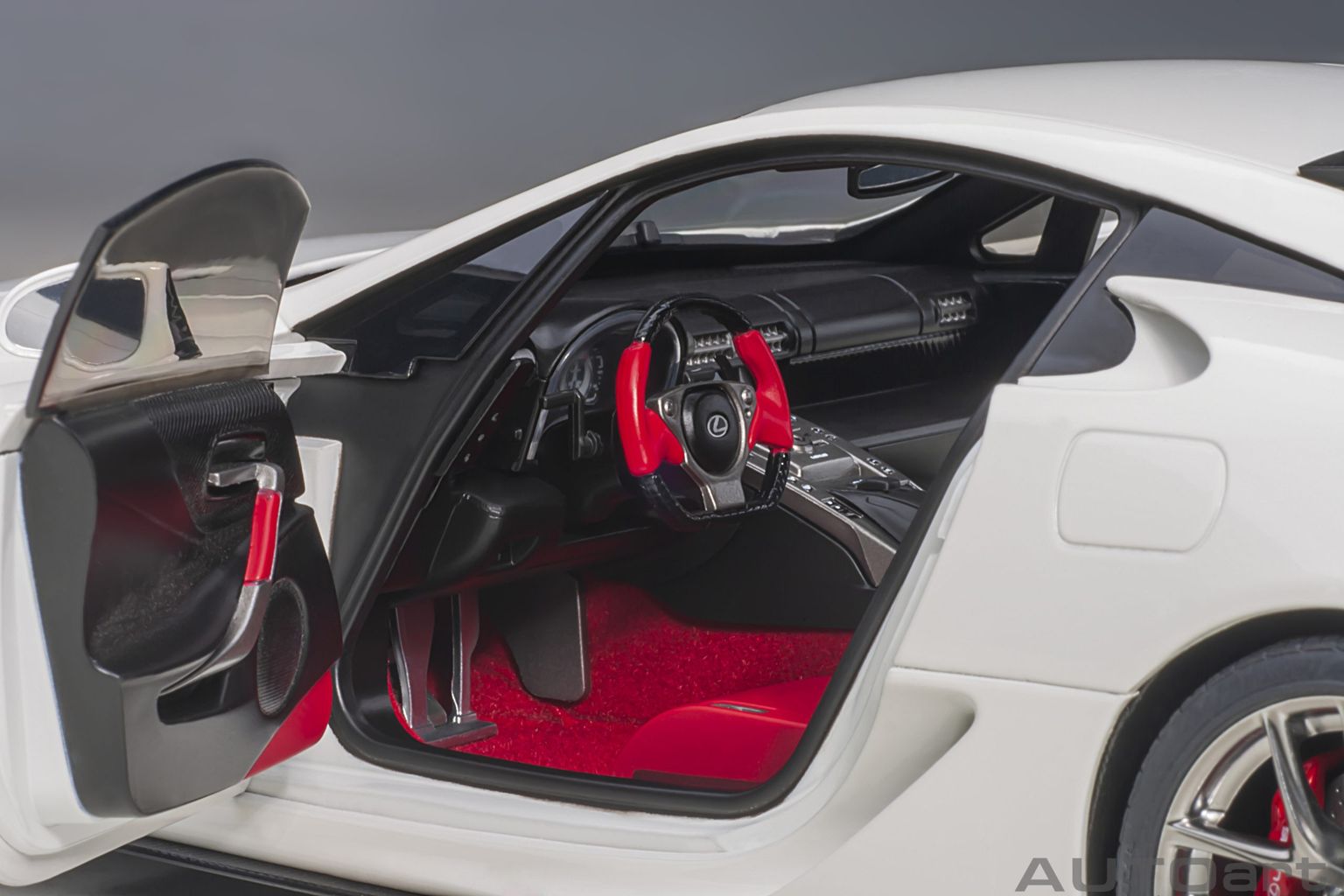 Lexus LFA 2010 whitest white 1:18 AUTOart