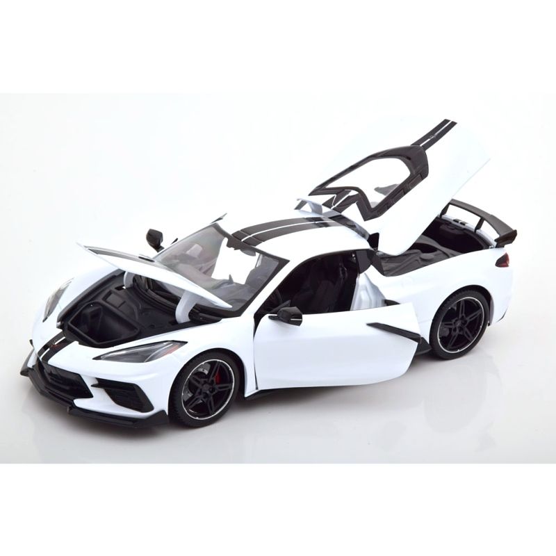 Chevrolet Corvette Stingray 2020 white 1:18 Maisto