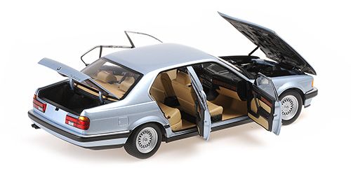 BMW 730I E32 1986 light blue metallic 1:18 Minichamps