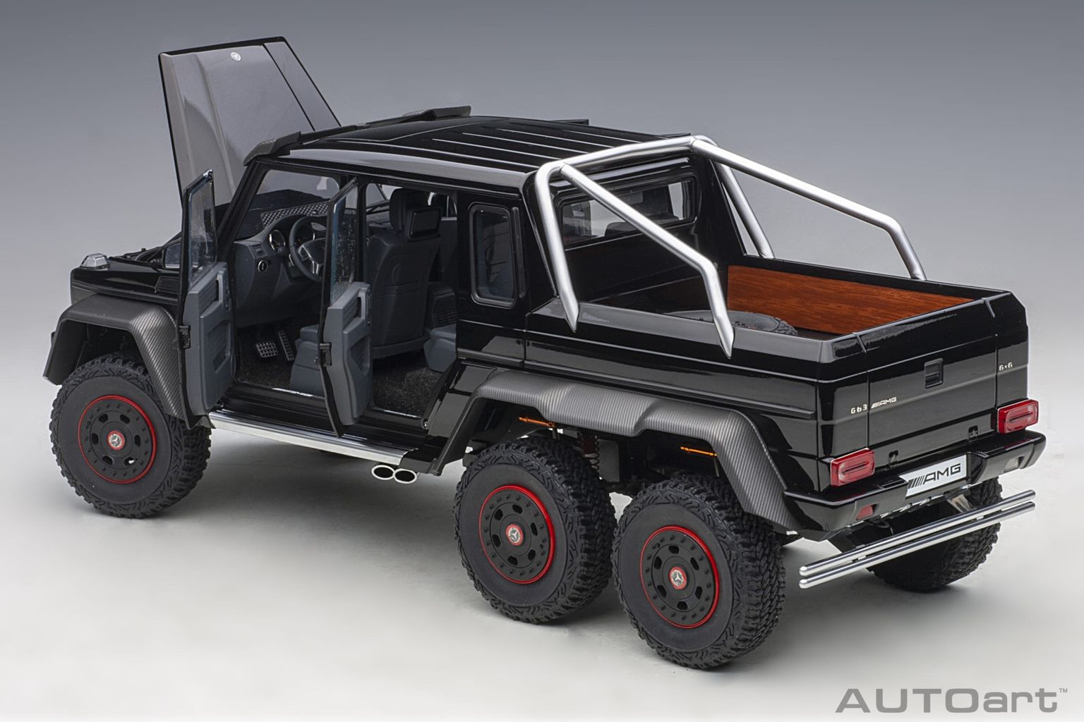 Mercedes-Benz G-Class G63 V8 AMG 6X6 2013 black 1:18 AUTOart