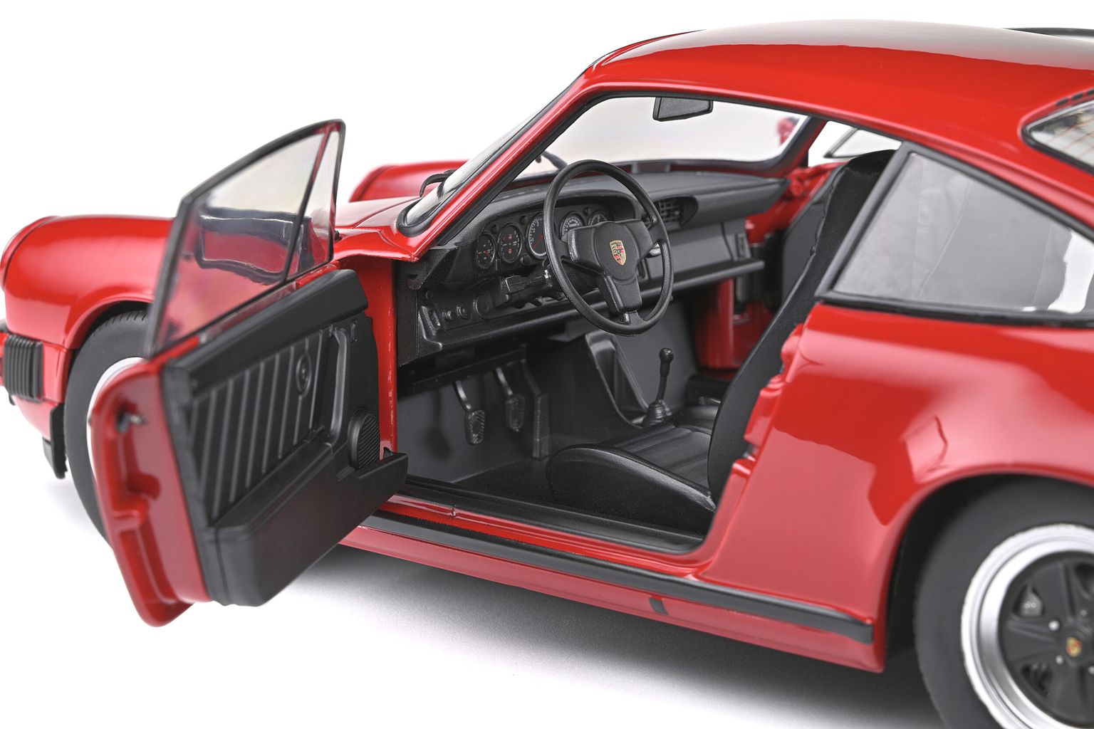 Porsche 911 3.2 Carrera 1977 red 1:18 Solido